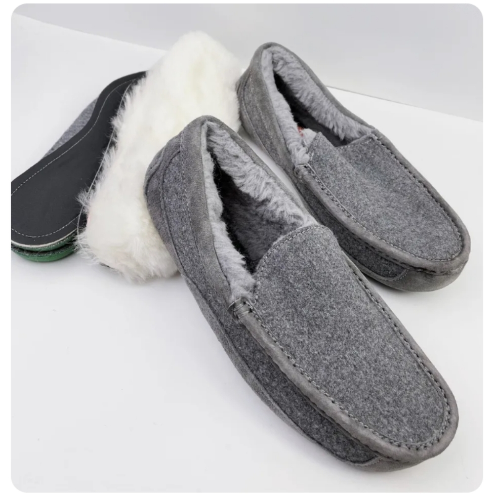Ugg slipppers sz 11 fit sz 10.5